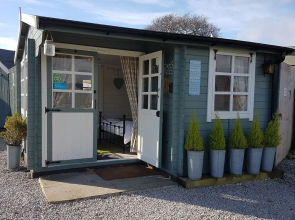 The Little Hide - Adult Only Camping Pods