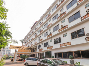 OYO 807 Suan Dok Kaew Hotel