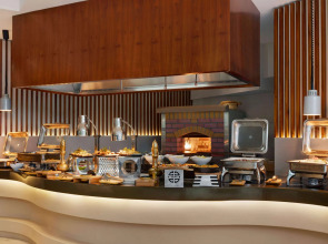 Отель Ramada by Wyndham Dubai Barsha Heights