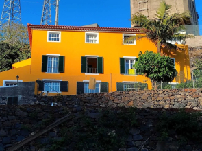 Charming 3-bed Apartment With sea & Mountain View
