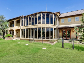 The Authentic Atx Experience Estate 5 Bedrooms 5 Bathrooms Home