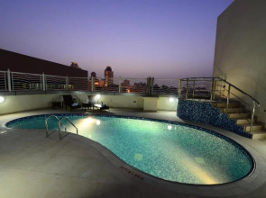 Landmark Premier Hotel