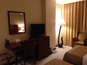 Eagle Canyon Hotel