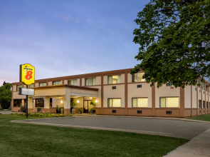 Super 8 by Wyndham Sarnia ON