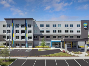 Tru by Hilton Jacksonville West I 295