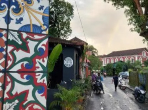 Old Quarter by the hostelcrowd