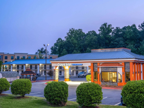 Days Inn by Wyndham Clemson