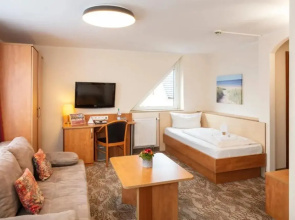 Maximilian Hotel & Apartments Weil am Rhein / Basel
