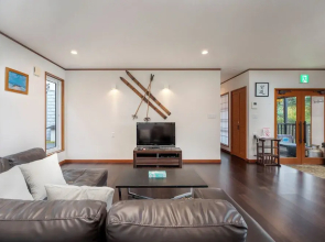 Furano Lodge 10 by H2 Life