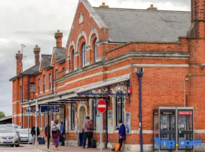 Charles Hope Salisbury Residence