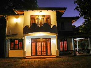 Fairland Bungalow - Peradeniya, Sri Lanka