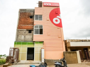 OYO 48754 Arati Homes