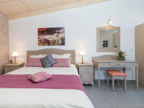 Sea View Village - Studios & Apartments