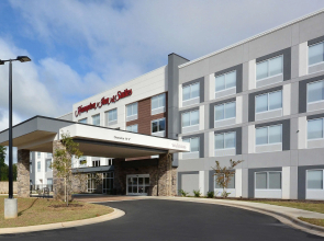 Hampton Inn & Suites by HIlton Charlotte North I 485