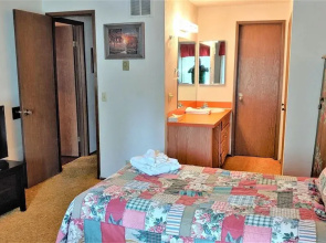 Tennis Village 3 2 Bedroom Apts