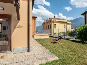 Terraced house on the lakeside of Gravedona - Larihome A04