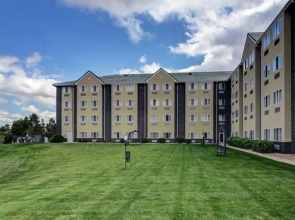 Crystal Inn Hotel & Suites