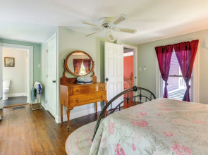 Bayfront Heathsville Home w/ Crabbing Pier!