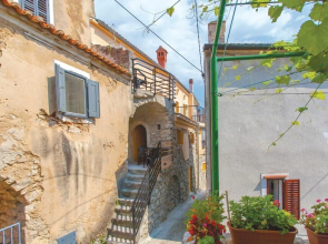 Beautiful Apartment in Omisalj With 1 Bedrooms