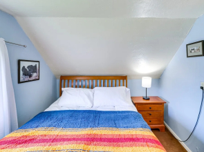 Pet-friendly Home w/ Yard & Mountain Views!