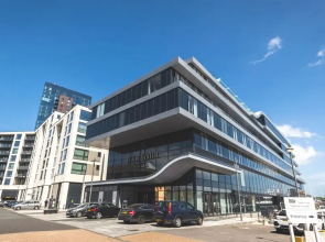 Luxurious 1 Bed Apartment City Centre VIP