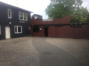 2 BR apartment on walk street