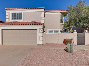 Glendale Golf Getaway w/ Pool & Putting Green!