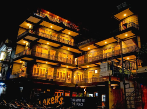 Lakers Bed and Breakfast