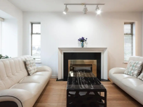 Convenient to Attractions & Close To Airport