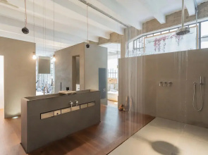 Design Loft With Private Parking