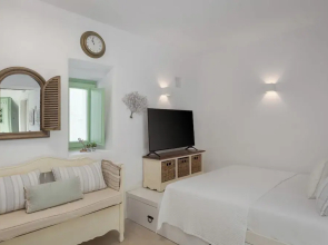 Porto Sereno Andros Suites