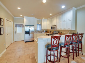 Pool & Lake Hamilton Access: Hot Springs Condo!