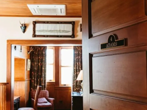 Deer Mountain Inn