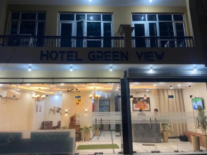 Oyo 35499 Hotel Green View