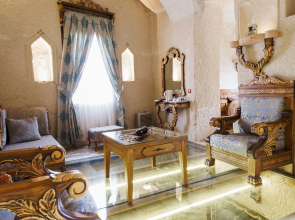 Hermes Cave Hotel