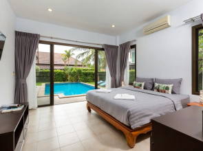 Karon Beach Pool Villa 2