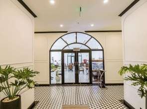 Robin Hotel
