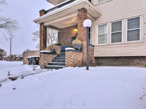 Awesome Detroit Apartment < 3 Mi to Midtown!