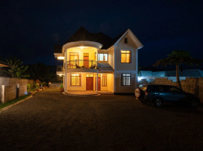 Rayan Apartments & Safaris