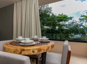 Kaab by the Beach. Condo with roofpool