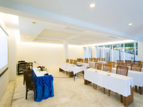 Sugar Palm Grand Hillside