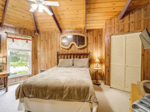 Ski, Hike! Family-friendly Beech Mtn Cabin w/ Deck