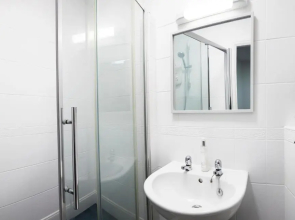 Charming 4-Bed Townhouse on South Cliff