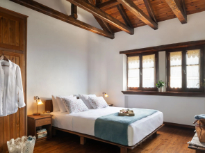 Esperos Suites & Villas