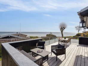 "Steen" - 30m from the sea in Funen