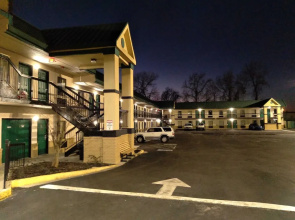 Super 8 Motel - Columbia