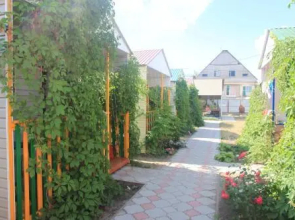 Azov Cottages