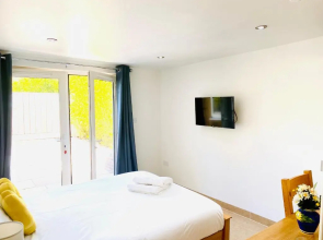 Amber Lodge Hickstead-C