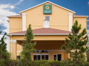 Comfort Suites