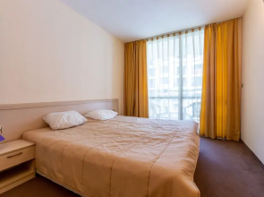 Quiet One Bedroom Apartment with Kitchenette in Avalon Complex